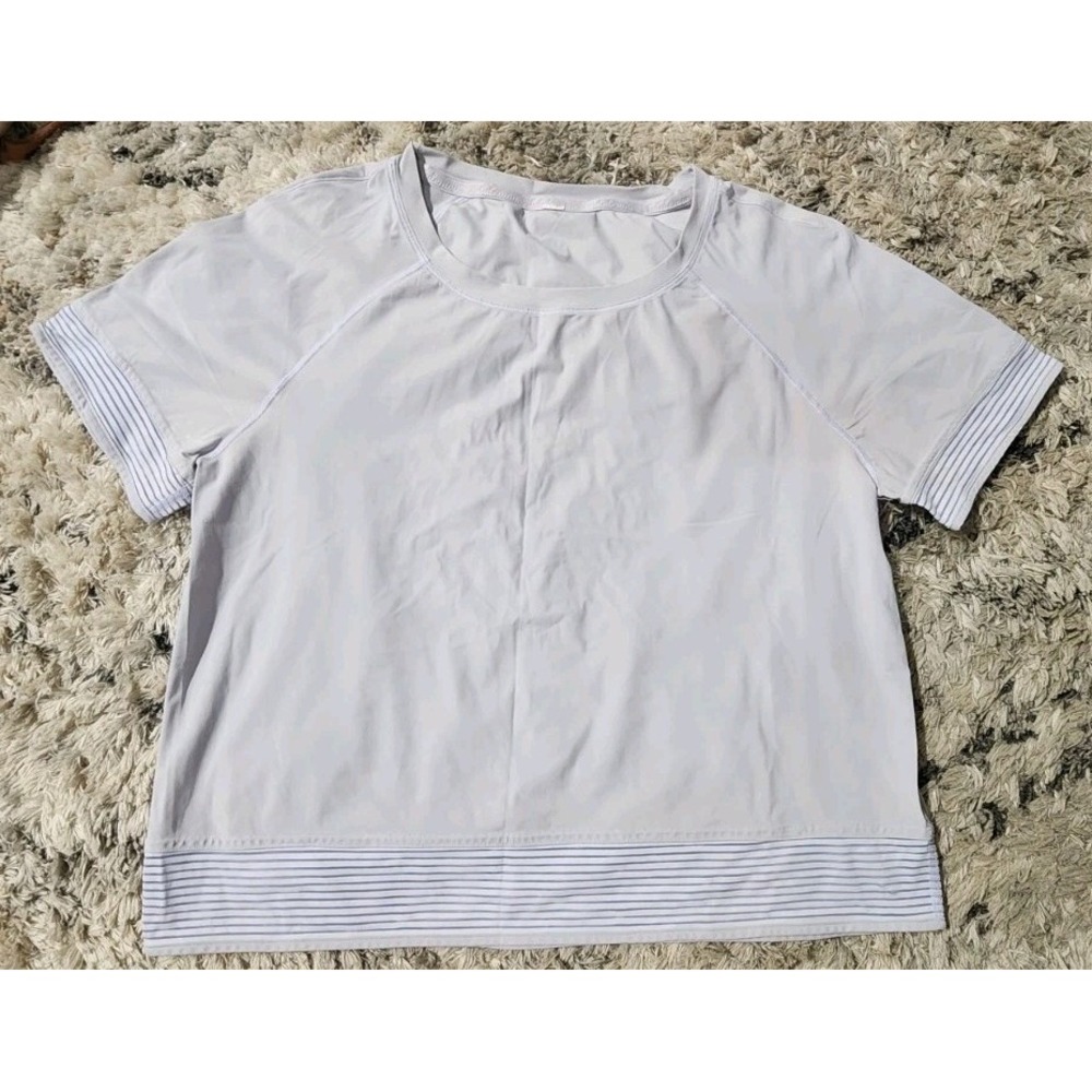 Lululemon Women's Stripe In Stride Short Sleeve Size 8 Light‎ Purple Lilac